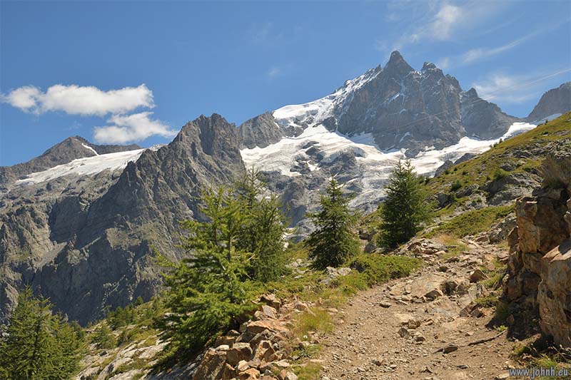 Hike from the téléphérique at La Grave, Alpes-de-Haut-Provence