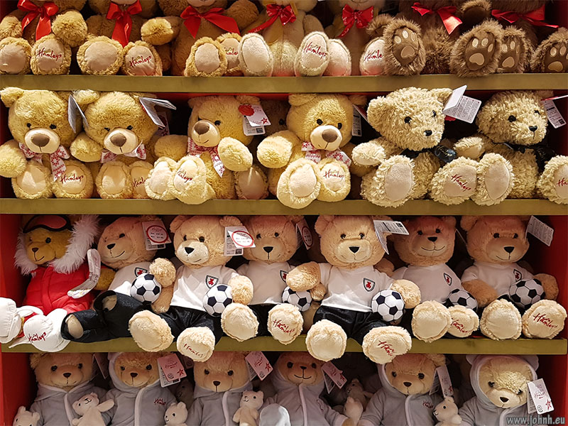 teddies waiting