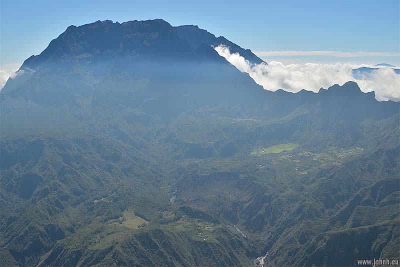 Hike from Le Maïdo, Mafate crater, Île de la Réunion 
