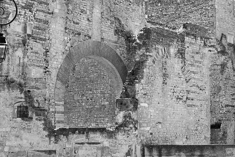 Arles