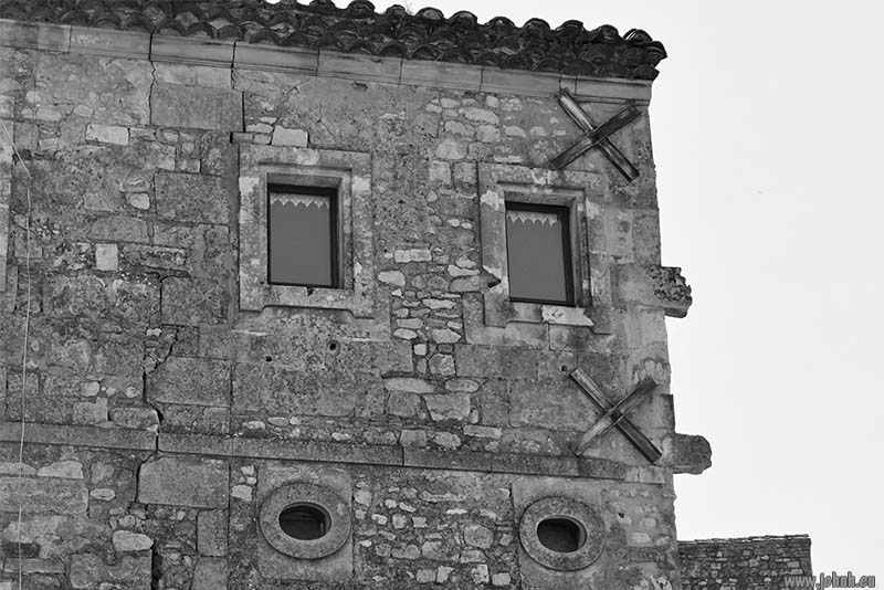 Arles